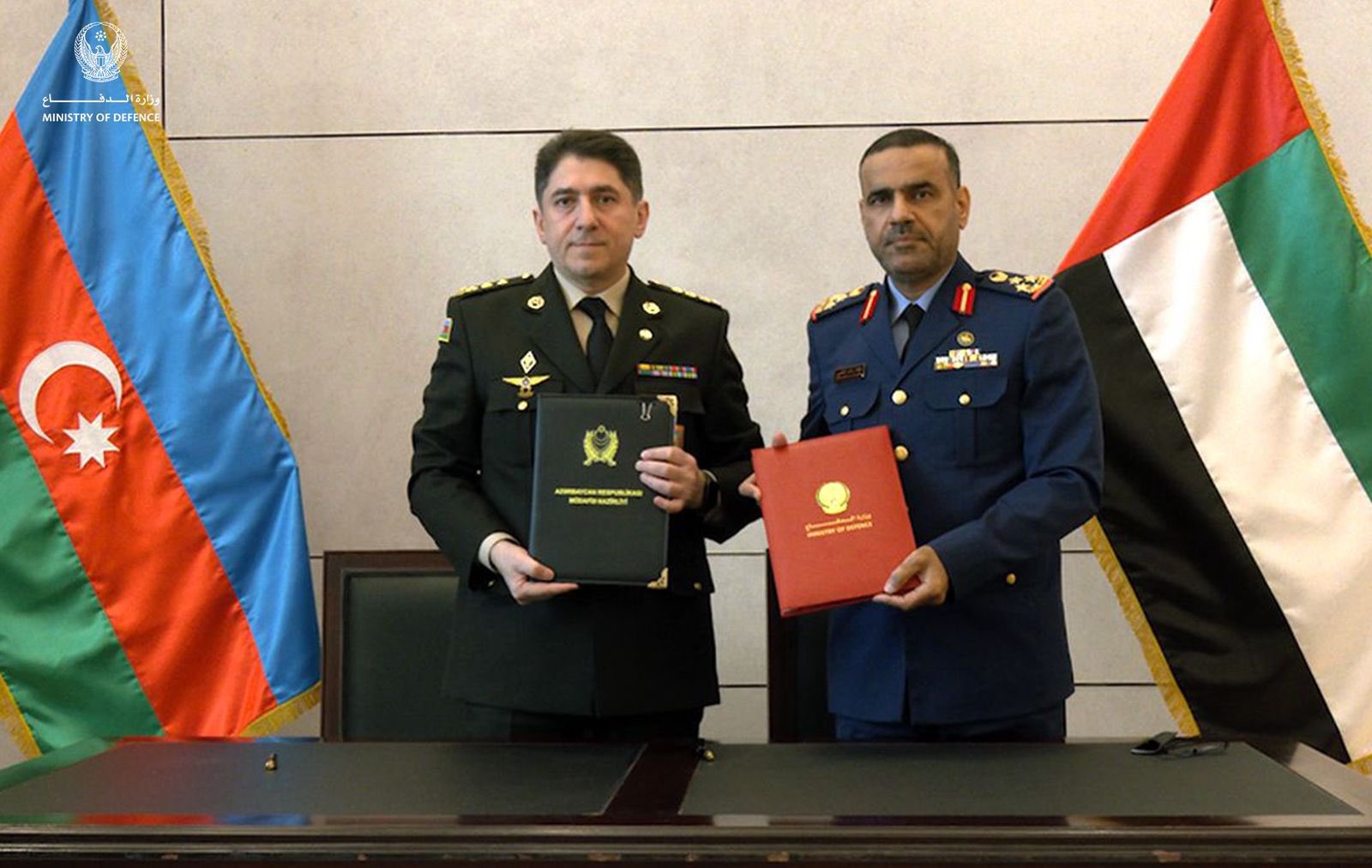 الإمارات وأذربيجان تبحثان تعزيز التعاون العسكري والدفاعي