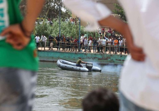 مصر.. وفاة 18 فتاة في حادث غرق ميكروباص شمال القاهرة