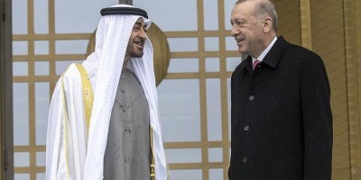 رئيس الدولة مهنئاً أردوغان: نتطلع إلى العمل من أجل سلام واستقرار المنطقة