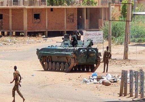 الجيش السوداني يصادر شحنات أسلحة مهربة من "دولة أجنبية"