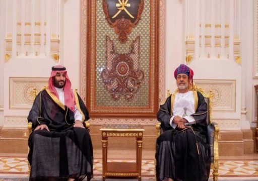 ولي عهد السعودية وسلطان عمان يؤكدان المضي بتعزيز التعاون بين البلدين