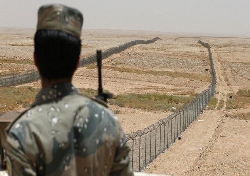 وكالة: السعودية تمضي في بناء سياج عازل على حدودها مع اليمن