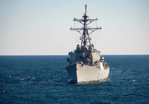 الجيش الأمريكي يعلن إسقاط صاروخ وطائرات مسيرة استهدفت سفنه الحربية بالبحر الأحمر