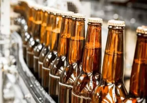 "بلومبرغ": إنشاء أول مصنع للكحول في أبوظبي والسماح ببيعه في ست إمارات