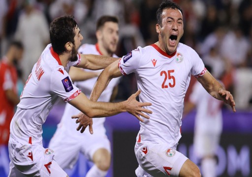 طاجيكستان تصعق لبنان وترافق قطر إلى ثمن نهائي كأس آسيا