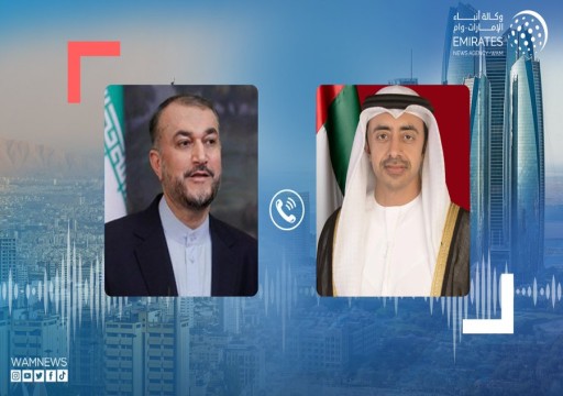 عبدالله بن زايد يبحث مع نظيره الإيراني تعزيز العلاقات