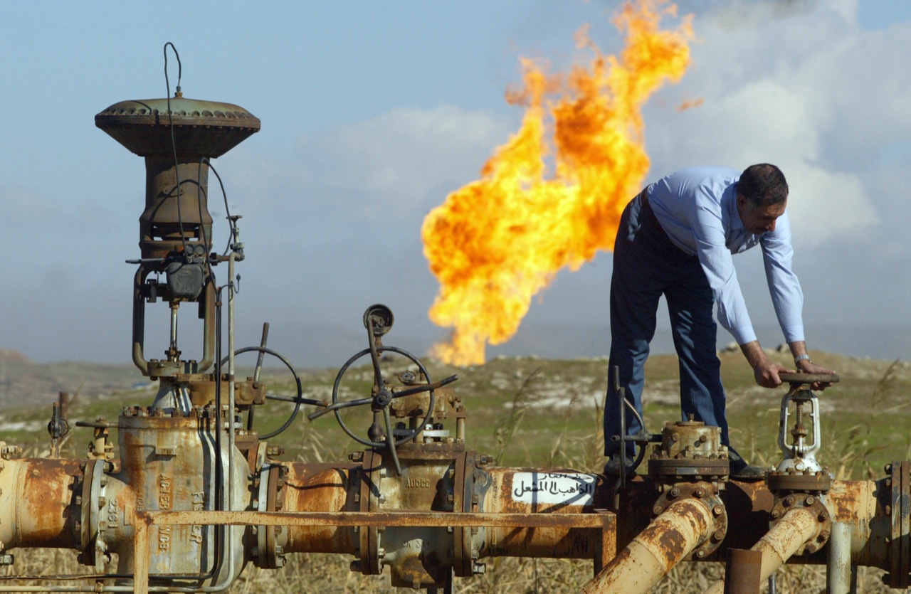 النفط يعاود التراجع بعد التوترات الأخيرة في المنطقة
