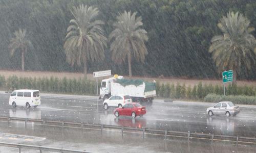 الشرطة تتلقى 1391 مكالمة أثناء الأمطار في أبوظبي