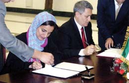 الامارات وأوزبكستان توقعان اتفاقيات للتعاون القضائي والقانوني بينهما