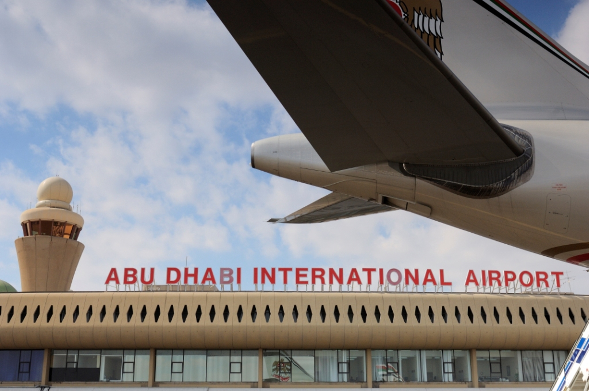 مطار أبوظبي يسجل رقماً قياسياً في أعداد المسافرين في شهر أغسطس الماضي