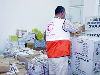 الهلال الأحمر الإماراتي يعتمد 58 مليون درهم للمساعدات الخارجية