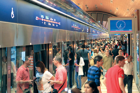 مترو دبي ينقل 14 مليون راكب خلال الشهر الماضي 