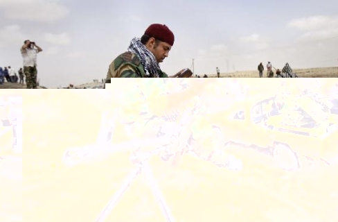 قوات "فجر ليبيا" تقترب من السيطرة على قاعدة الوطية الجوية