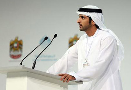 حمدان بن محمد يصدر قرارات لتنظيم العمل الحكومي في دبي