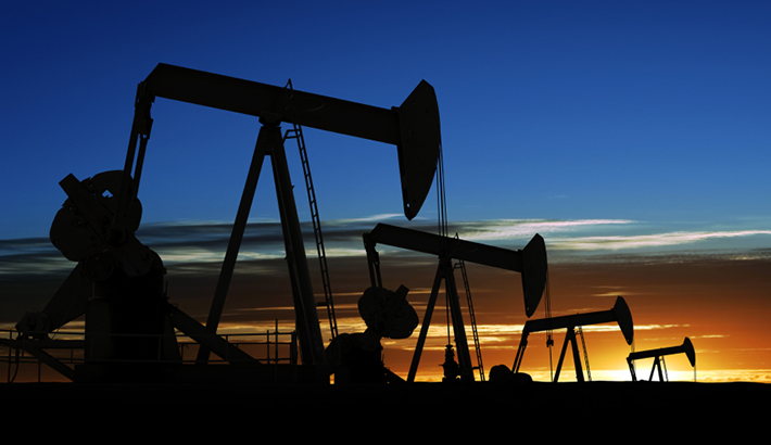 النفط يهوي أكثر من 15% خلال تسعة أشهر الماضية