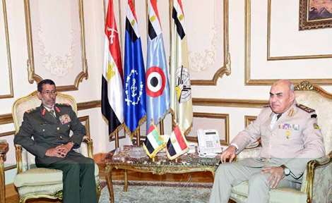 رئيس أركان القوات المسلحة يلتقي وزير الدفاع المصري