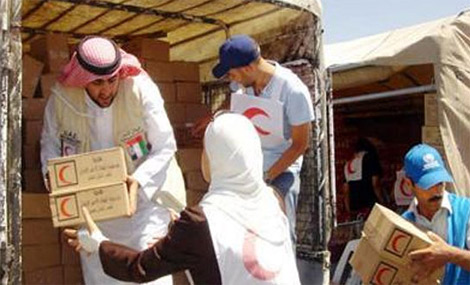 الهلال الأحمر الاماراتي يقدم 11 ألف وجبة للنازحين في غزة